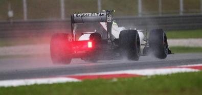 F1: Kwalifikacje GP Australii przełożone - ulewny deszcz, rozbite bolidy